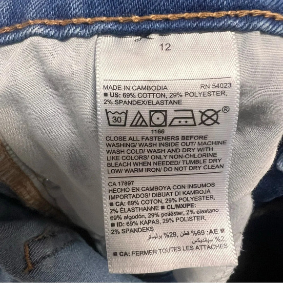 Old Navy Womens Light Blue Wash Bootcut 5 Pocket Style Jeans size 12 - Picture 8 of 9